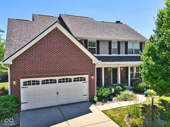 10126 Hawks Lake Dr, Fishers, IN 46037