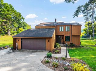 E8643 Pine Valley Ln, Fremont, WI 54940