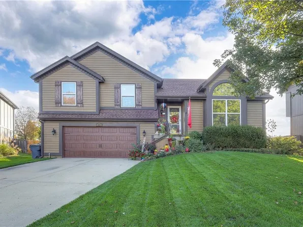 15911 S Sunset St, Olathe, KS 66062