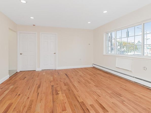 2106 Bathgate Ave FLOOR 2