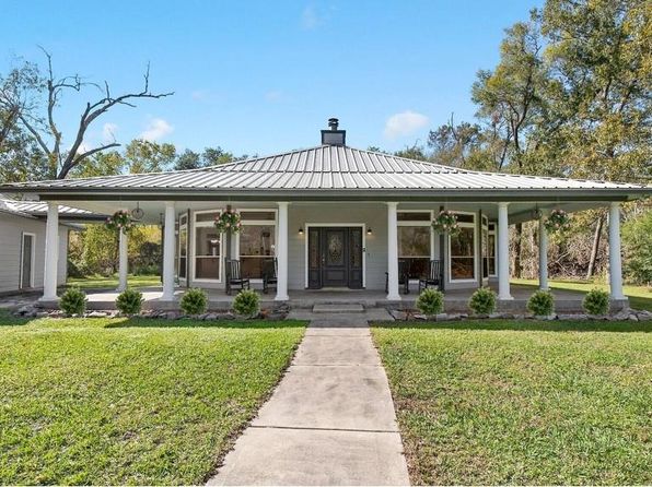 318 4th St, Crosby, TX 77532