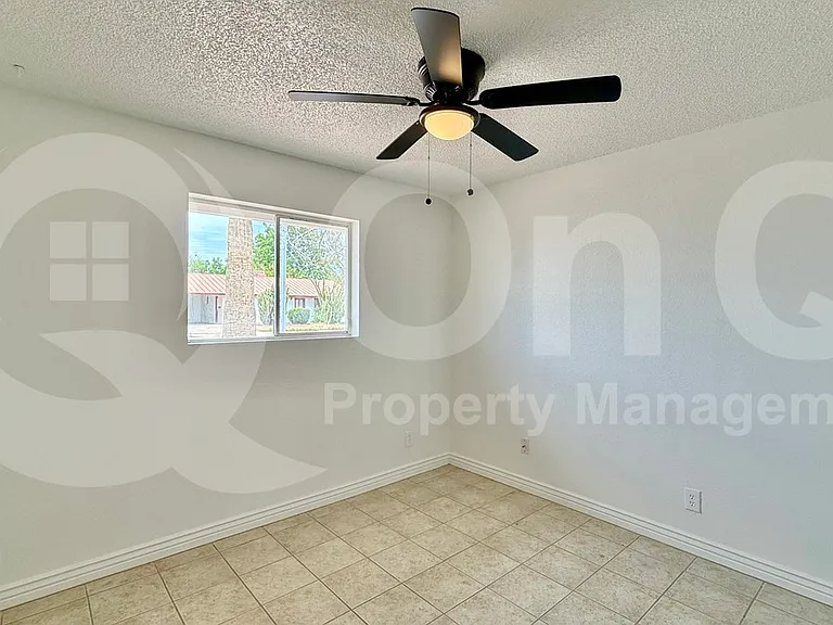1043 E 10th Ave — Photo 11