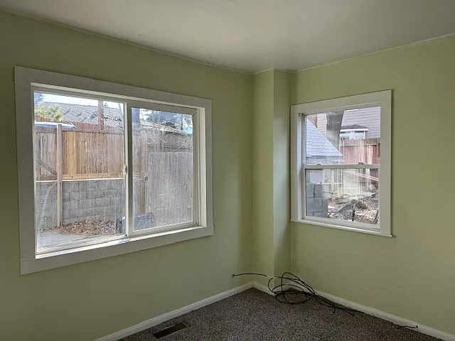 1086 Playground Dr — Photo 11