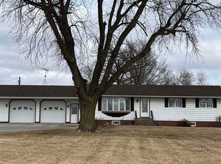 1891 200th St, New Hampton, IA 50659