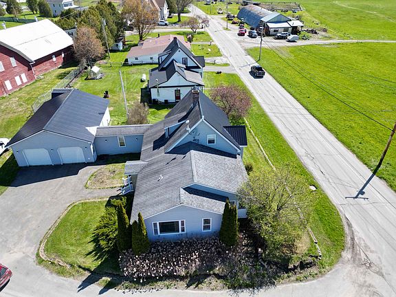 3rd image of 268 Roaring Brook Road