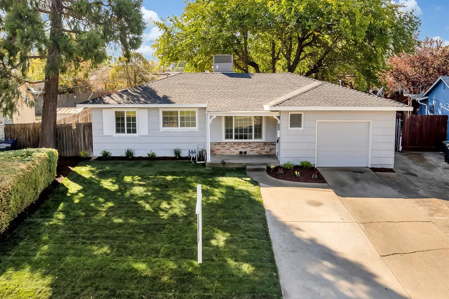 10586 Malaga Way photo 1