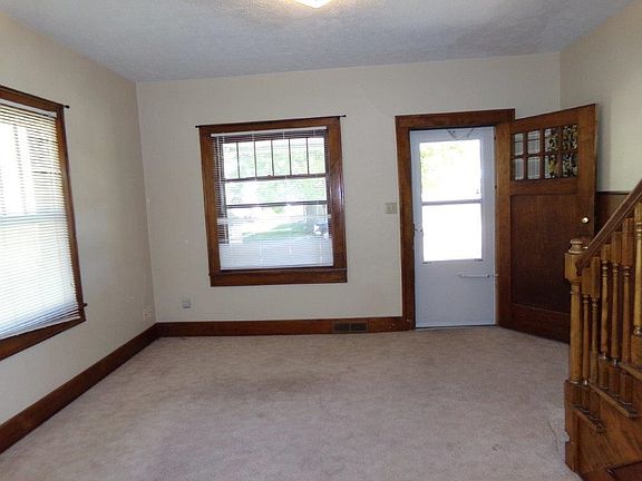 3rd image of 302 S Vine St