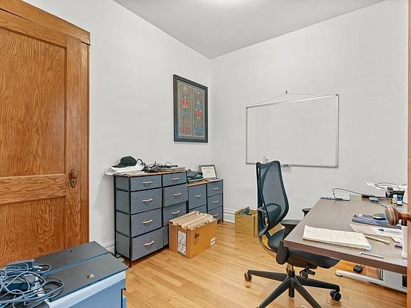 3rd image of 4950 N Claremont Ave #2