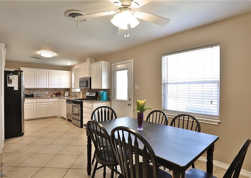 1st image of 2718 Robertson Dr