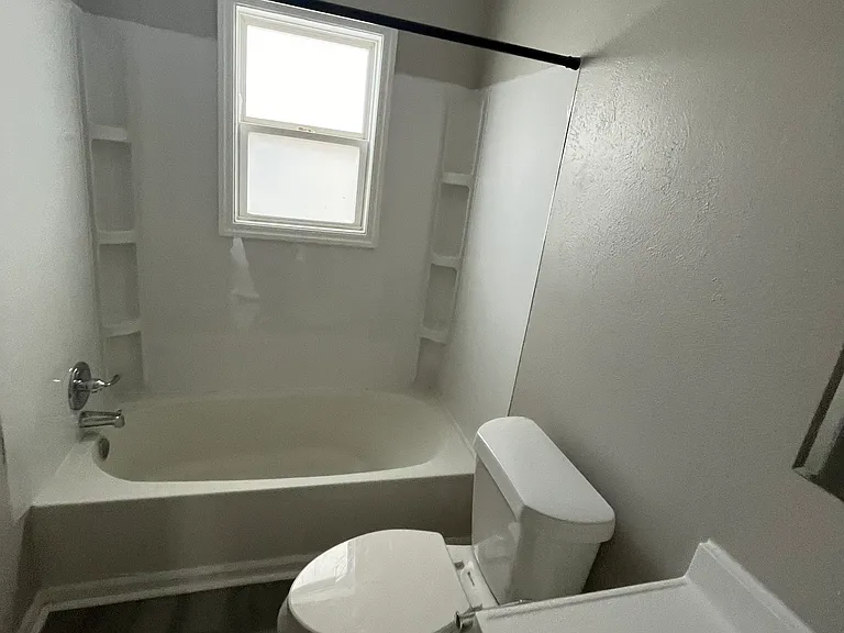 47 W Crawford Ave — Photo 17