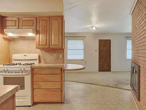 2nd image of 2505 N Alexander St