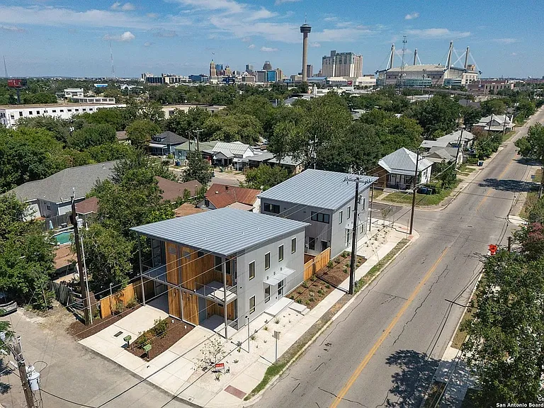 1107 S Cherry St — Photo 13