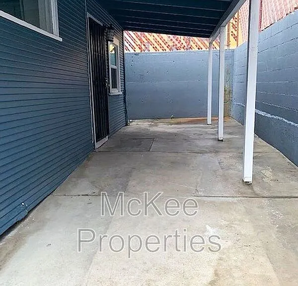 2268 Market St — Photo 8