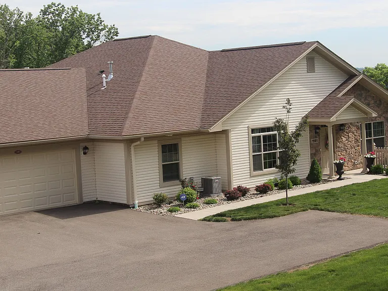 Fox Chase Luxury Apts — Photo 4