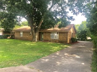 805 E 22nd St, Ada, OK 74820