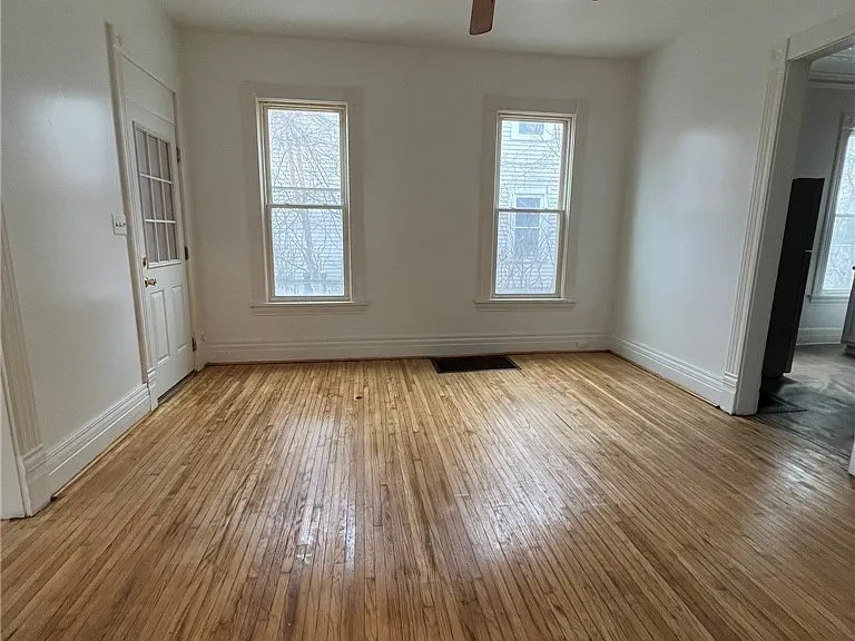 229 Kellogg St — Photo 23