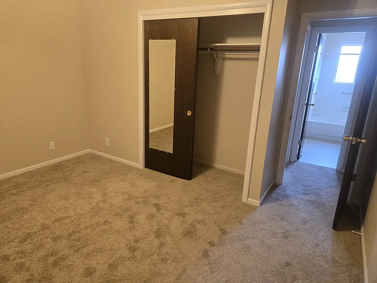 209 Erickson Ave — Photo 11