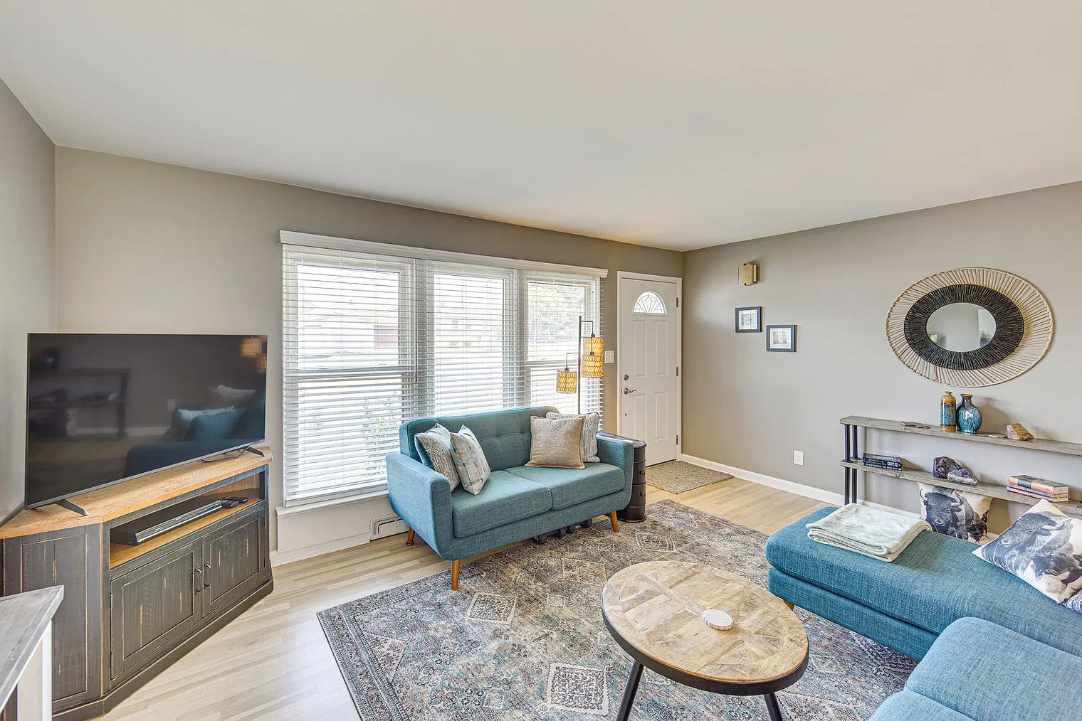 2 bed, 1.0 bath, 1054 sqft, $4,741 — Photo 1