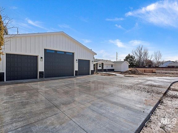 2nd image of 2435 N Black Cat Rd