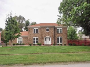 8813 Swan Hill Rd, Louisville, KY 40241