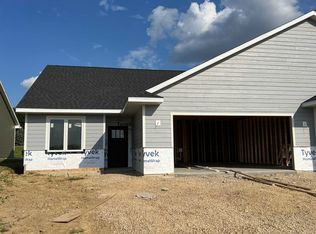 3602 Wagon Wheel Ln, Dubuque, IA 52002
