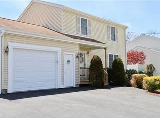 198 Blade St, Warwick, RI 02886