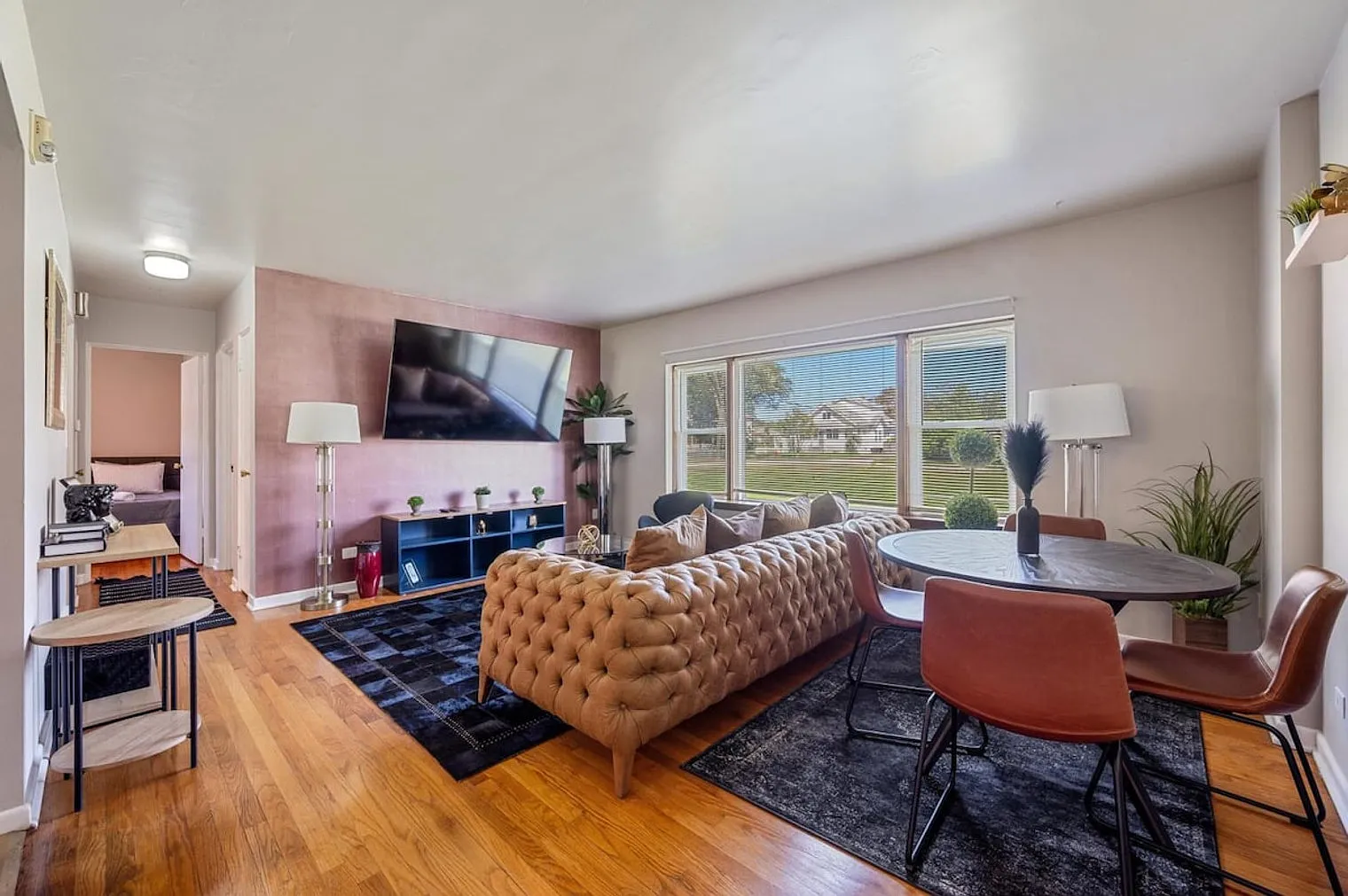 2 bed, 1.0 bath, 990 sqft, $3,950 — Photo 1