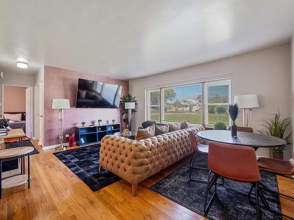 30 W Burlington Ave #ID1026700P