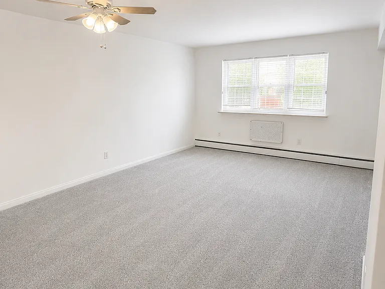 5845 78th St #3L — Photo 8