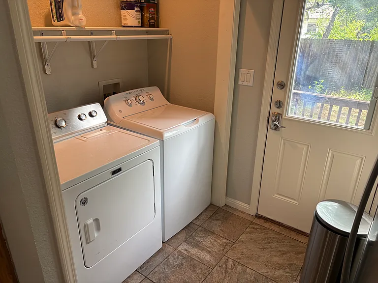 416 Railroad St — Photo 5