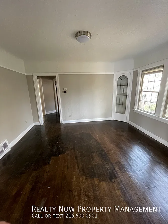 Building Photo - 3614 Lynnfield Rd #UP