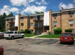 835 College Blvd APT 301, Addison, IL 60101