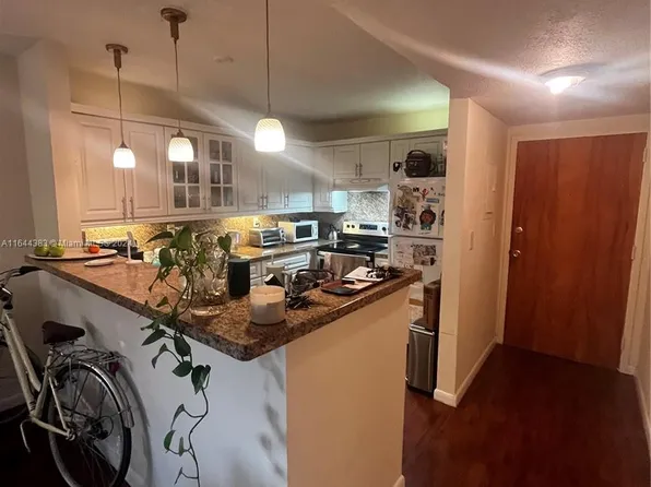 12105 NE 11th Pl APT 205, North Miami, FL 33161