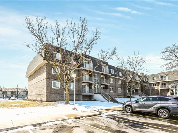 831 McIntosh Ct #208, Prospect Heights, IL 60070