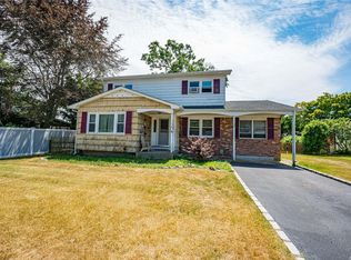 27 Regina Dr, Sayville, NY 11782