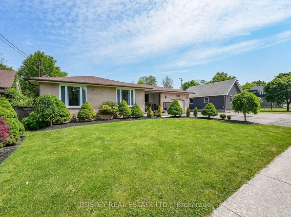 228 Gilmore Rd, Fort Erie, ON L2A 2M3