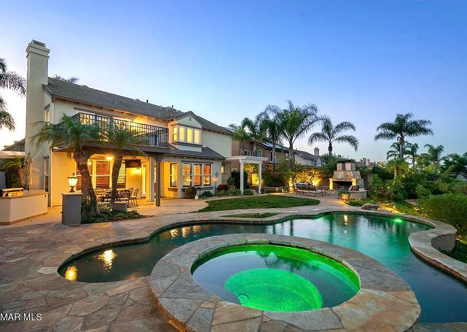 1st image of 490 Peter Pl