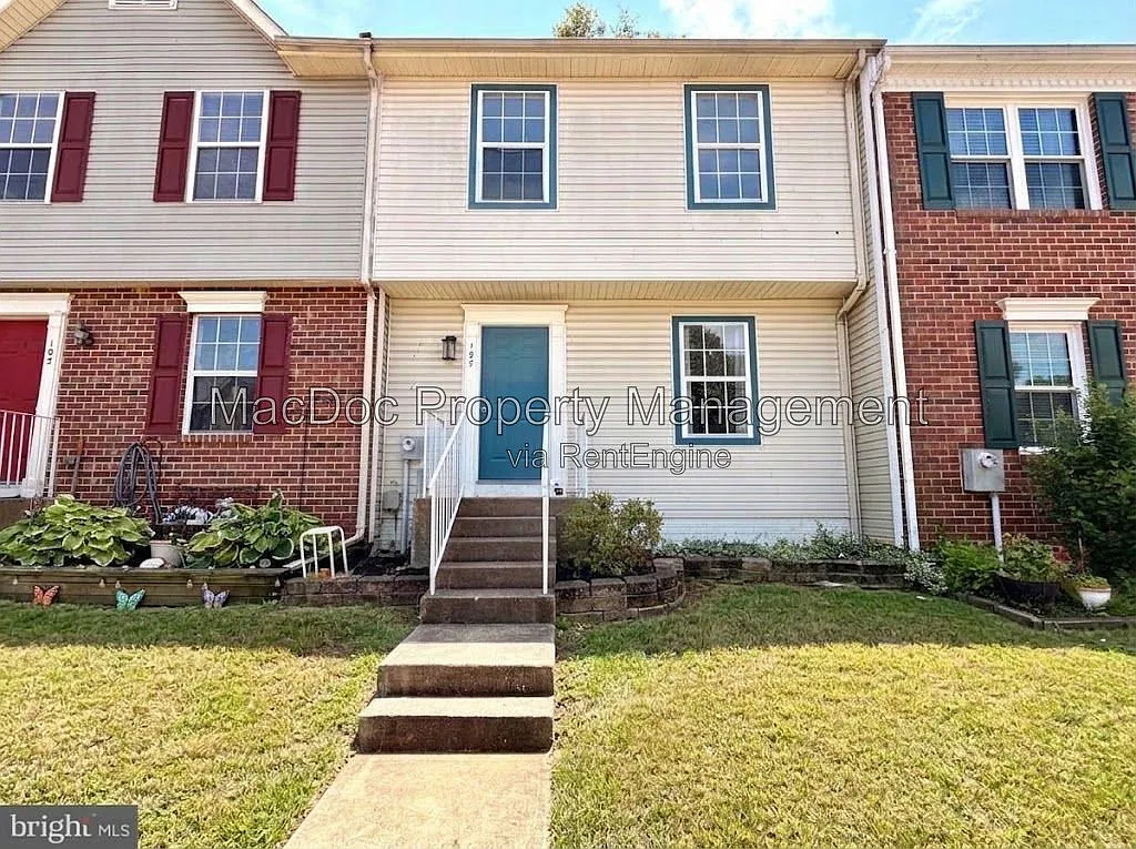 3 bed, 2.5 bath, 1960 sqft, $2,395 — Photo 1