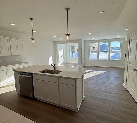 3rd image of 21913 Sawyer Ln