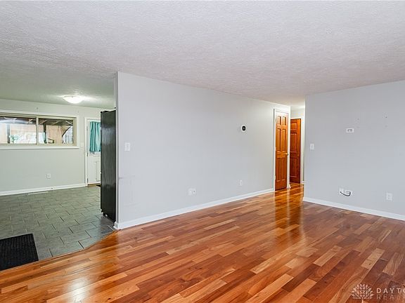 5th image of 4596 Loxley Dr