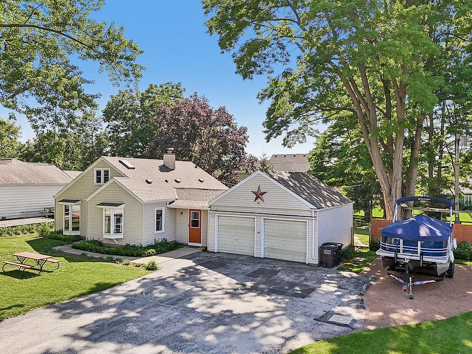 1st image of W272N2593 Apple Tree LANE