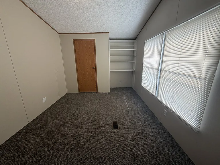 38000 Le Chateau Blvd #383 — Photo 21