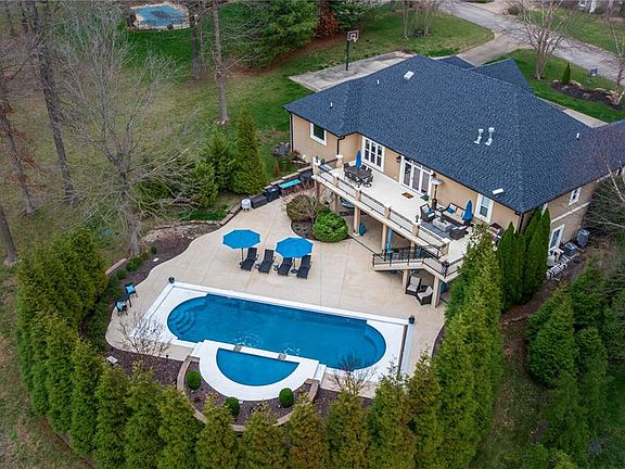 4th image of 444 Windwood Lake Dr
