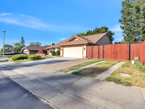 2nd image of 136 Rambling Dr