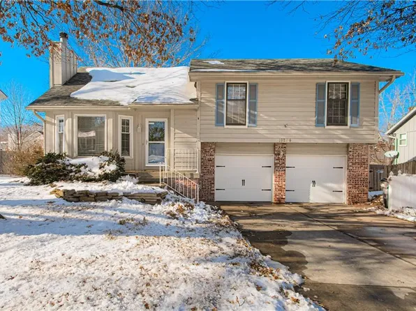 16204 W 124th Cir, Olathe, KS 66062