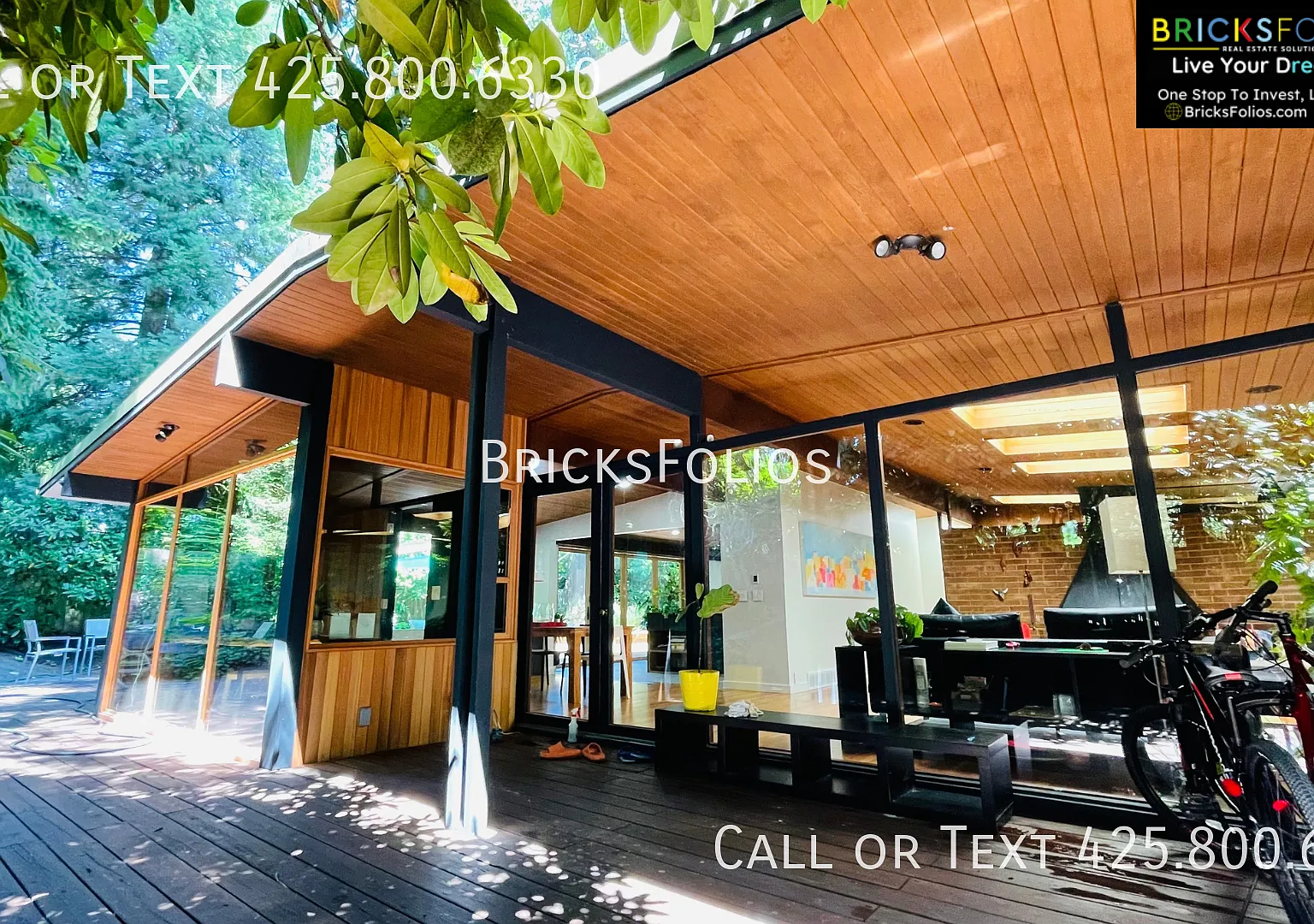 Premium-Updated Mercer Island Home | 2 Offices | High-End Kitchen | A/C | Ev-Ready | Large Fenced... — Photo 2
