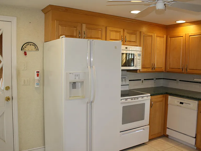 129 Wayside Rd — Photo 8