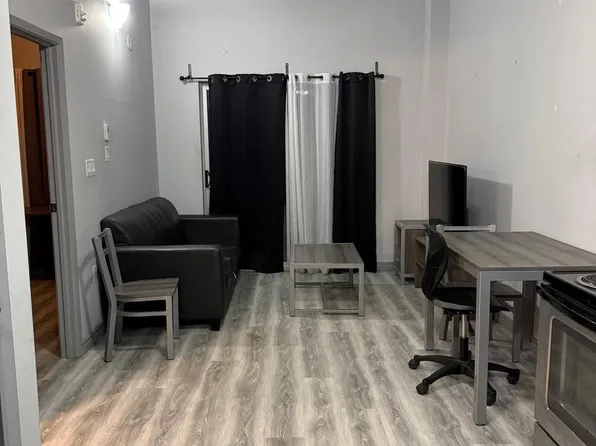 G114 Larch St #275, Waterloo, ON N2L 3R2