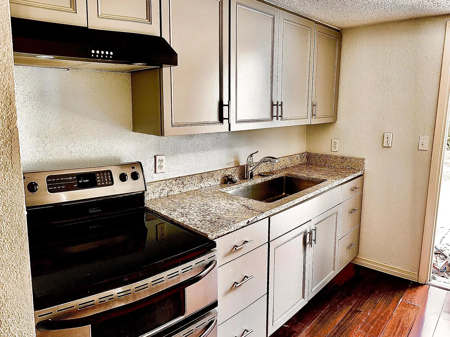 814 Carolina Ave — Photo 2