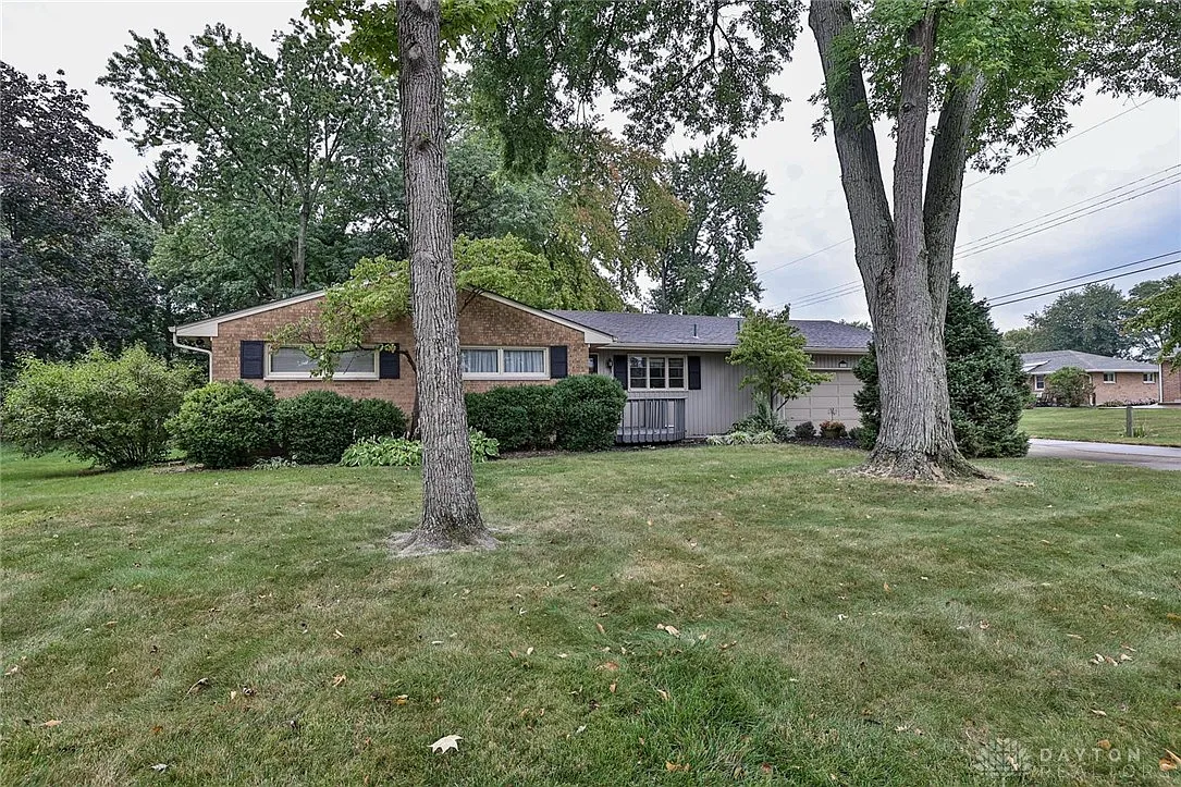 4606 Stratford Dr photo 1